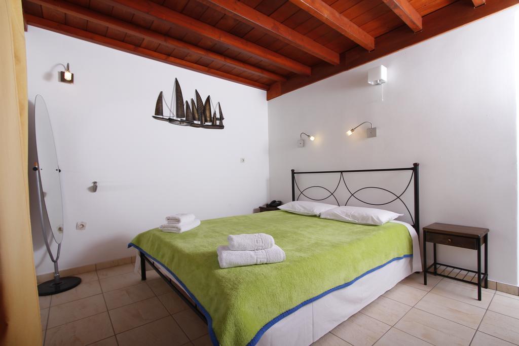Aparthotel Birds - Including Car 3*