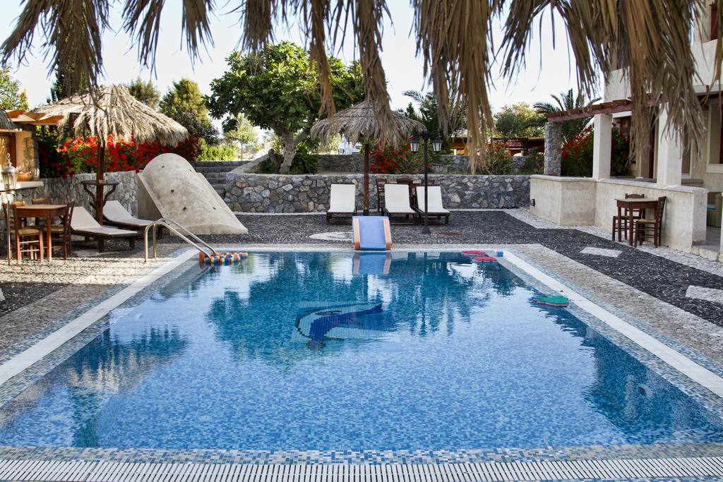 Aparthotel Birds - Including Car Perissa (Santorini)