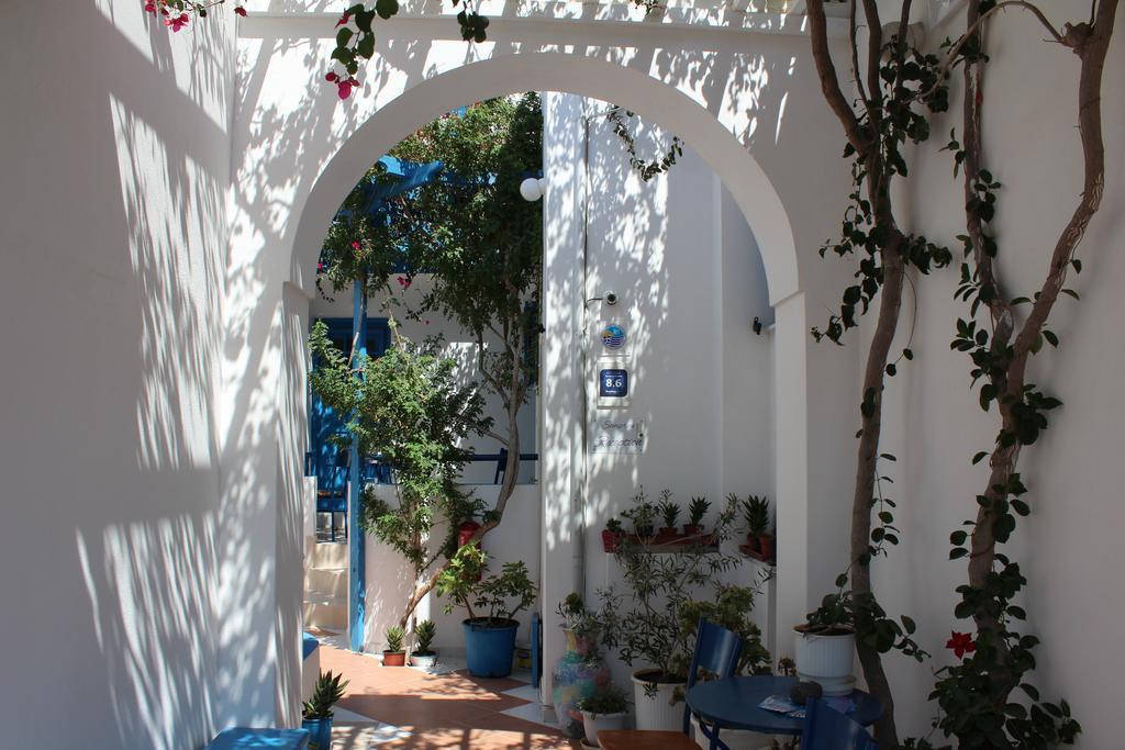 Semprou Perissa (Santorini)