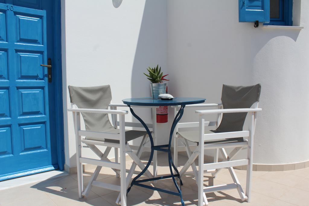 Semprou Perissa (Santorini)