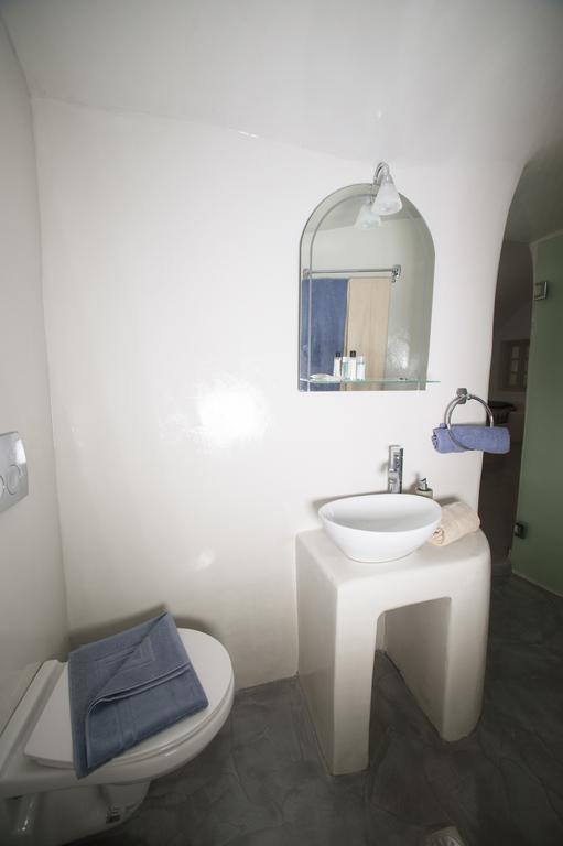 Lefteris Traditional Fira (Santorini)