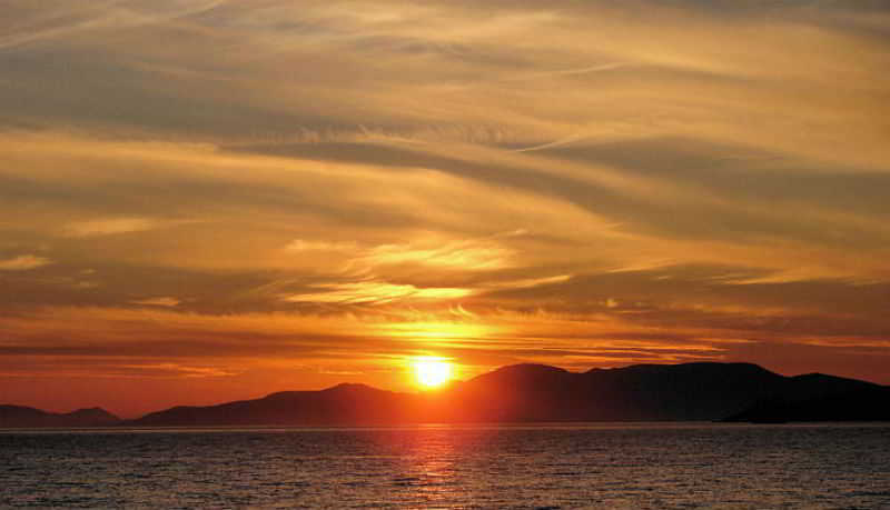 Santa Barbara Perissa (Santorini)
