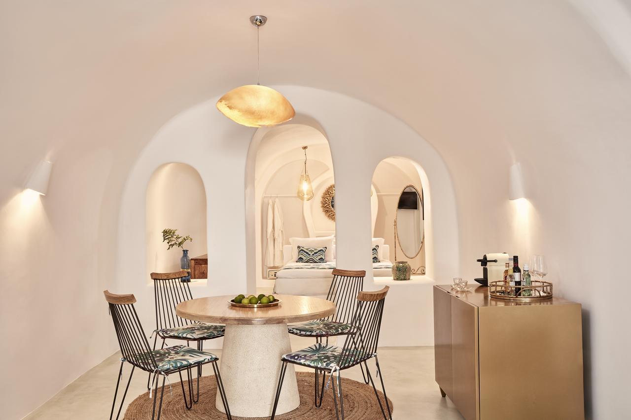 Limestone Hotel Fira (Santorini)