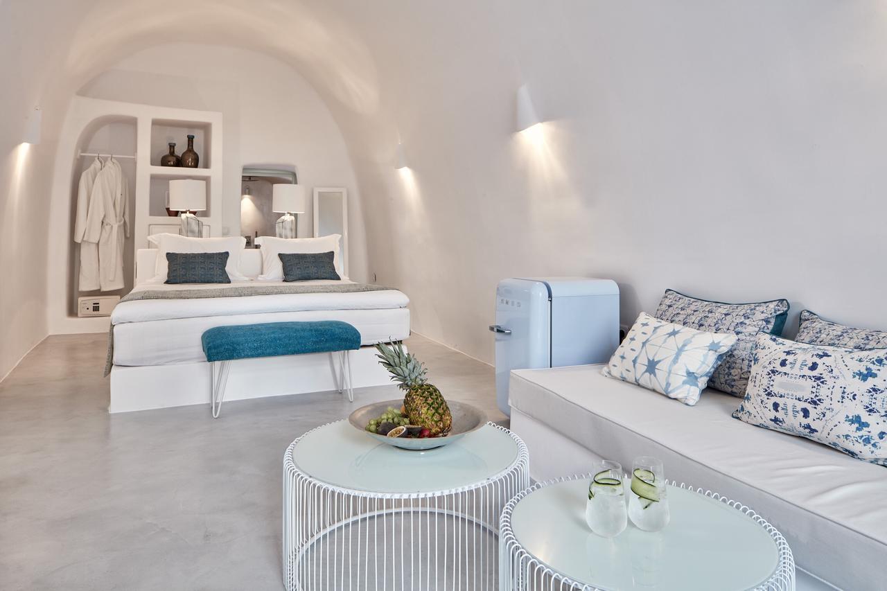 Limestone 3* Fira (Santorini)