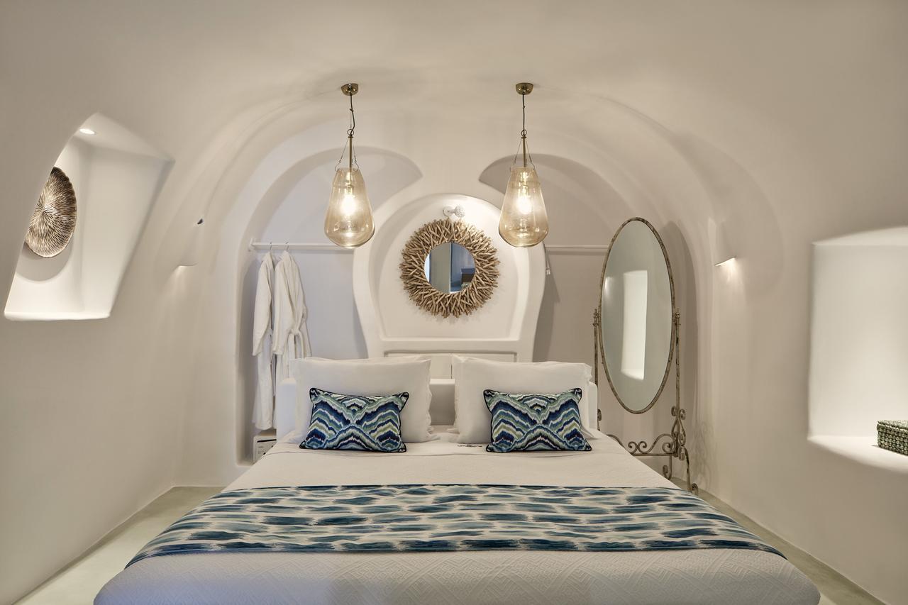 Limestone 3* Fira (Santorini)