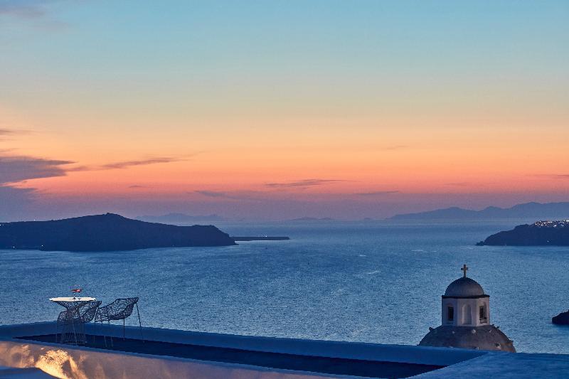Limestone 3* Fira (Santorini)