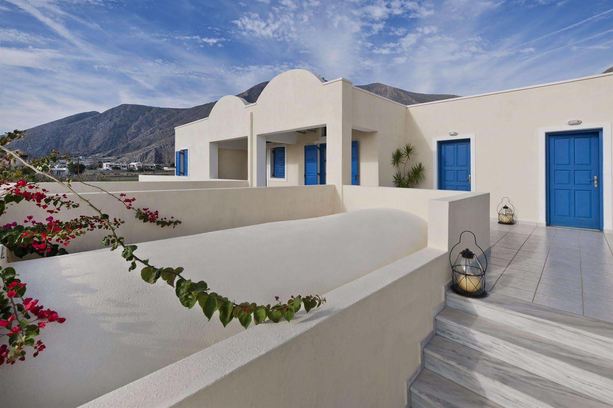 Irigeneia 4* Perissa (Santorini)