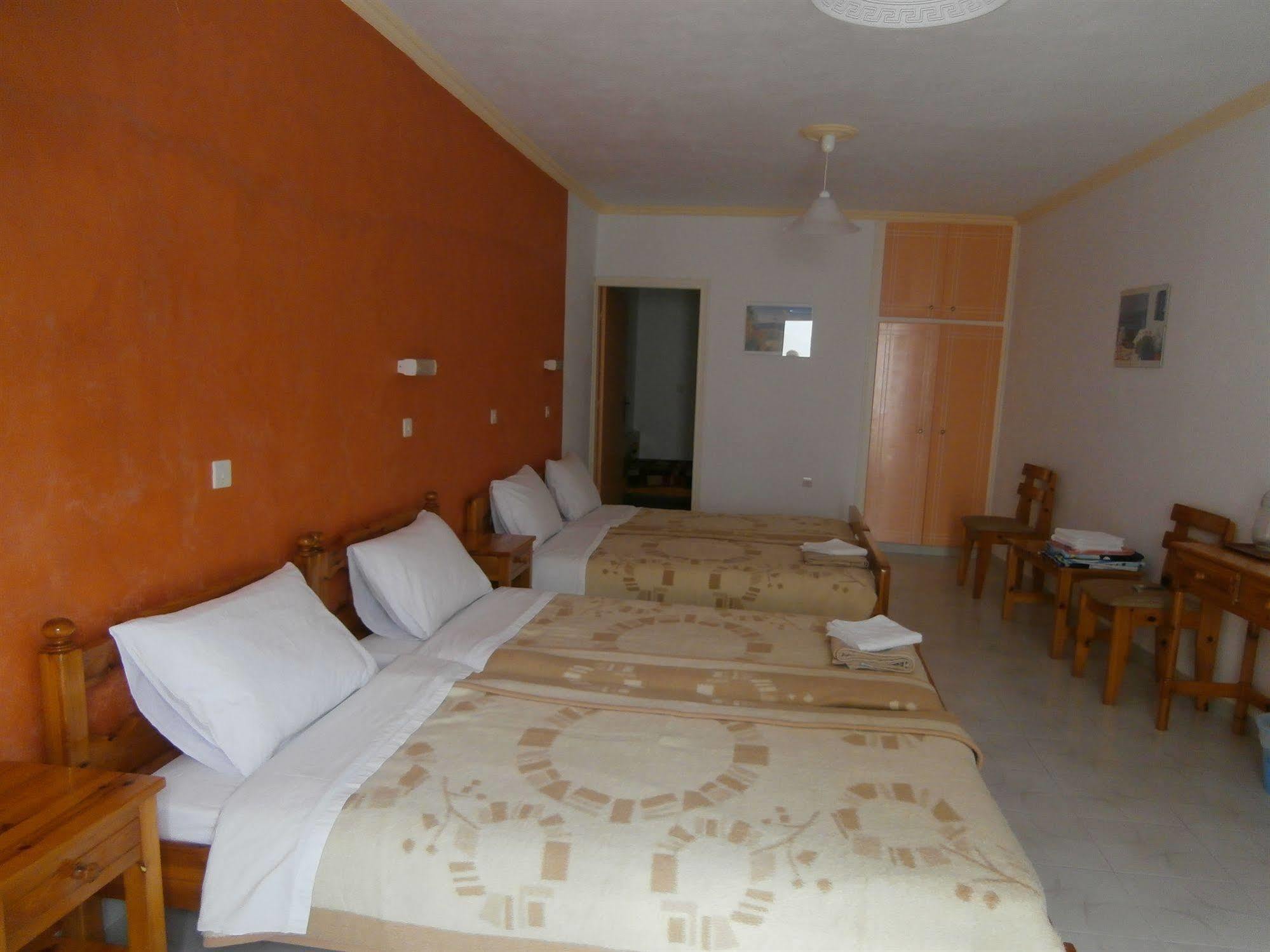 Atlas 3* Karterados (Santorini)