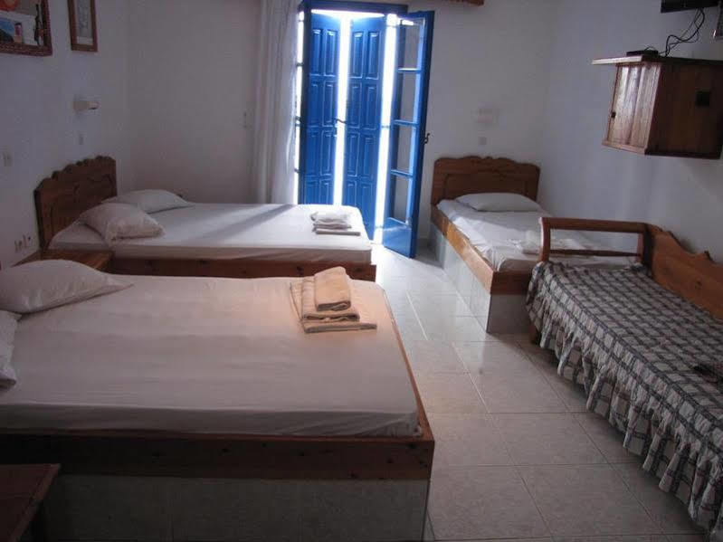 Marousi 2* Perissa (Santorini)