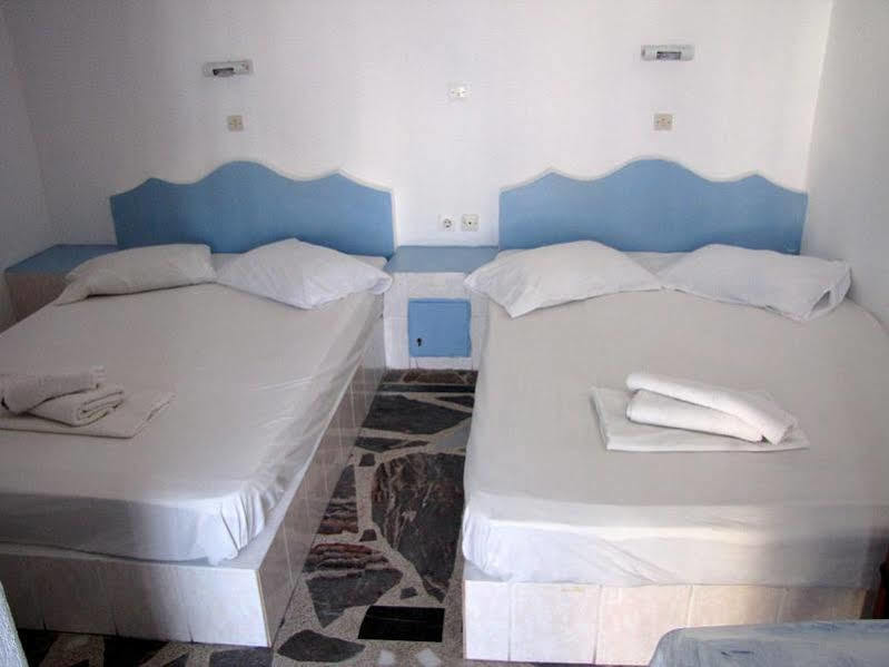 Marousi Aparthotel Perissa (Santorini)