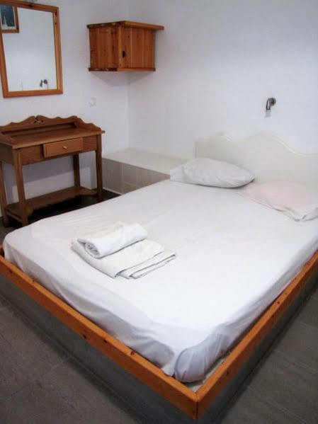 Marousi 2* Perissa (Santorini)