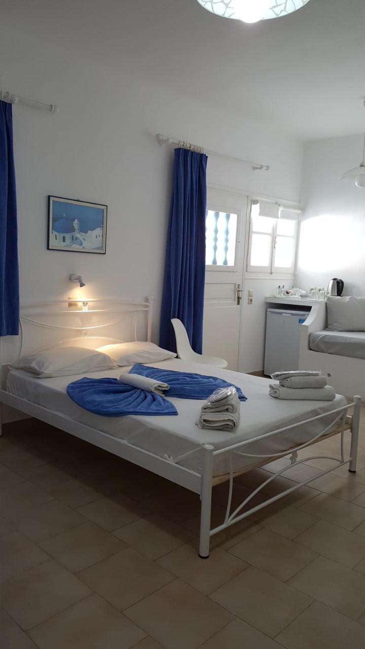 Santa Barbara Perissa (Santorini)