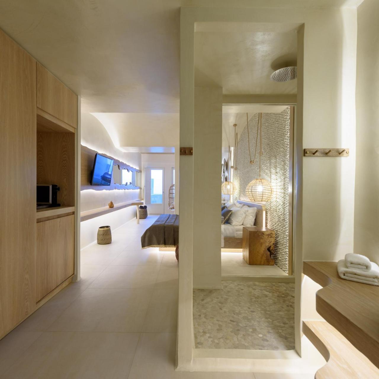 Bed & Breakfast Divelia East 3*