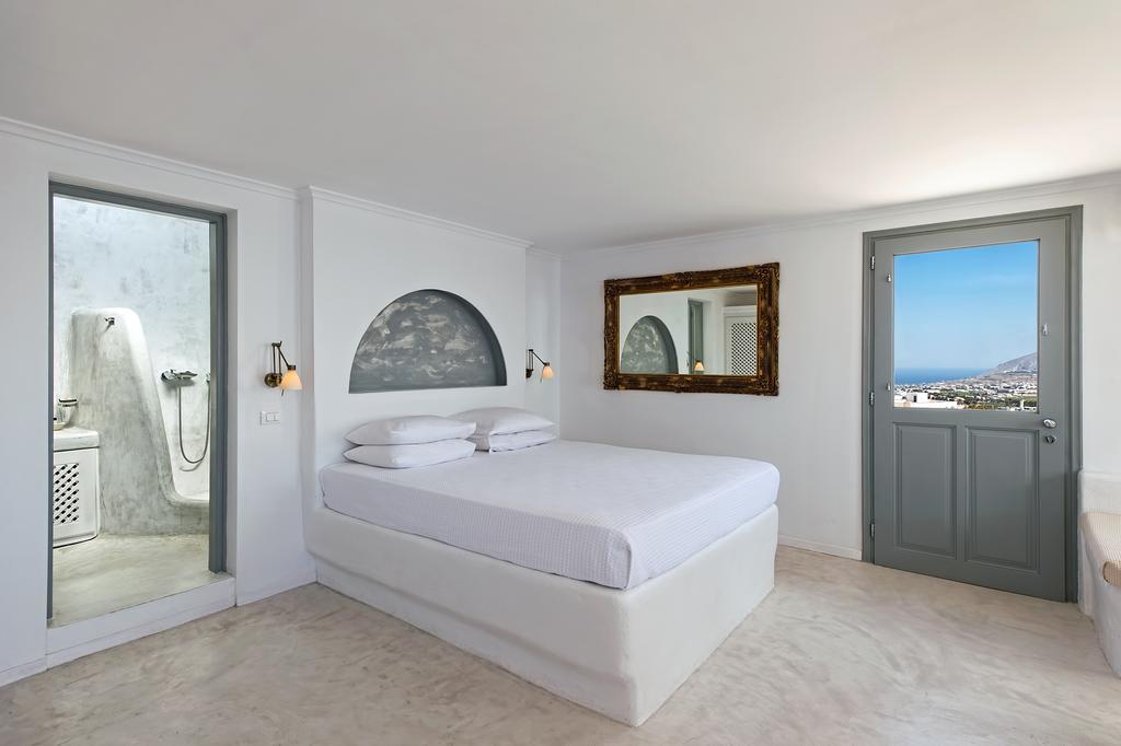 Lava & Lounge 3* Fira (Santorini)