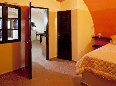 Lava & Lounge 3*
