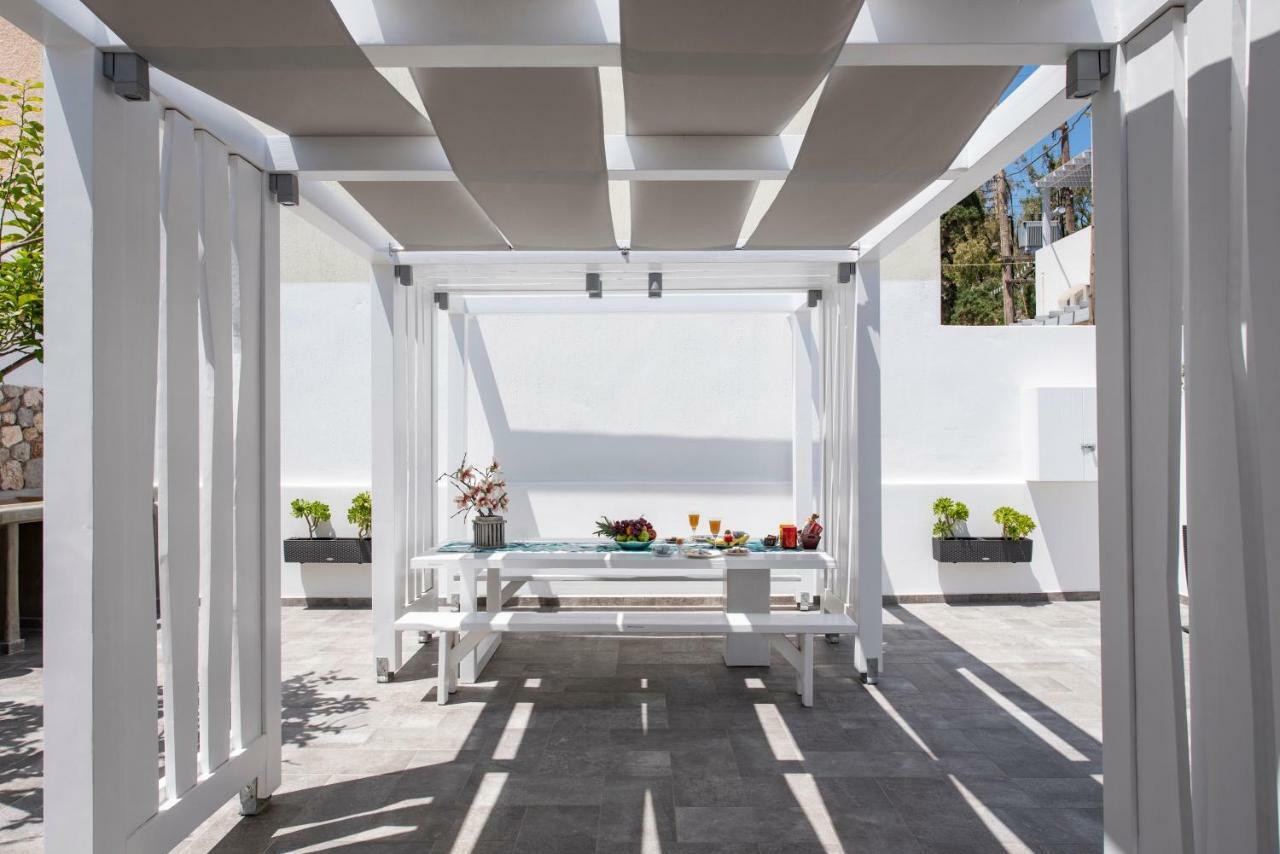 Aurum Villa Kamari (Santorini)