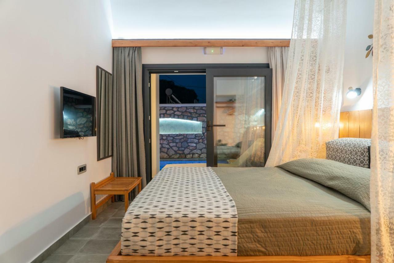 Aurum Villa Kamari (Santorini)