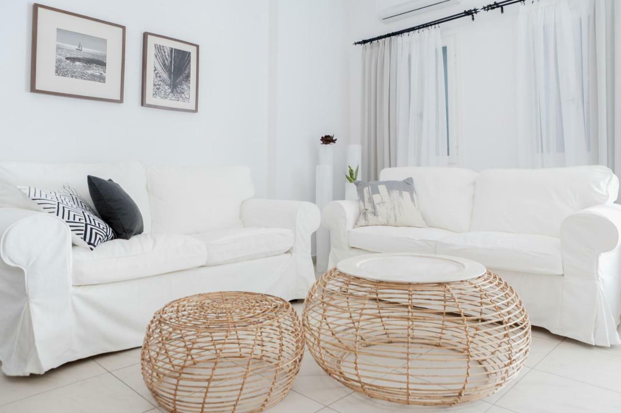Harmonia House * Kamari (Santorini)