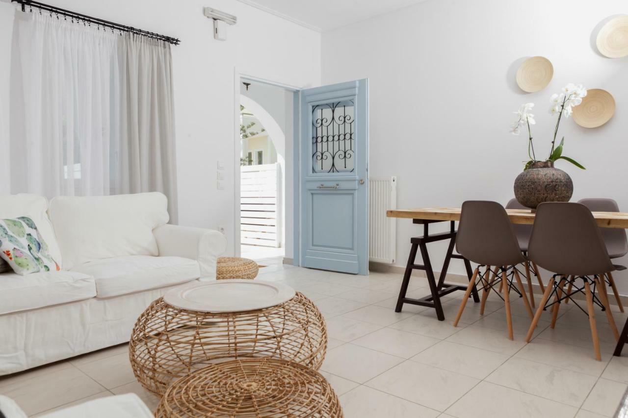 Harmonia House * Kamari (Santorini)