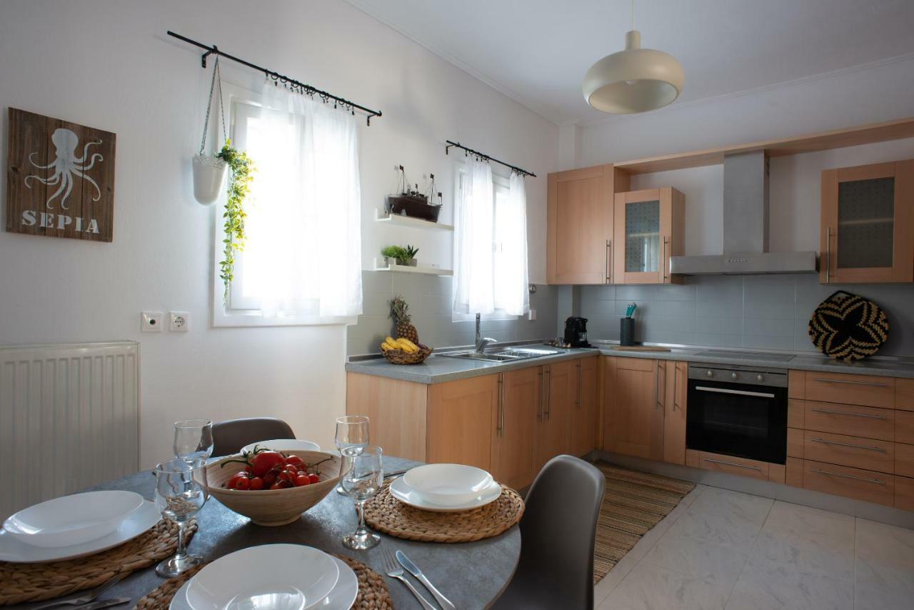 Harmonia House * Kamari (Santorini)