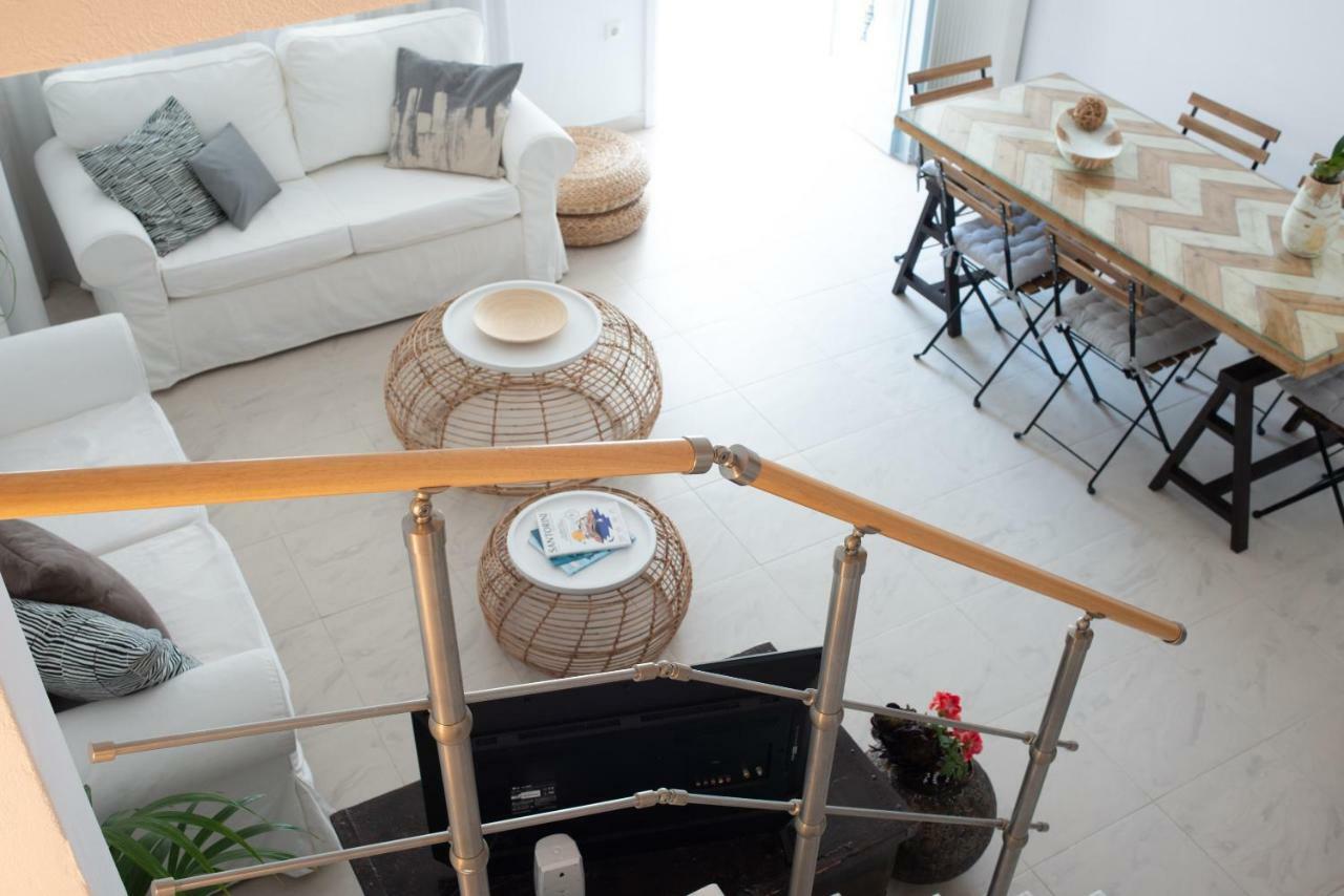Harmonia House Kamari (Santorini)