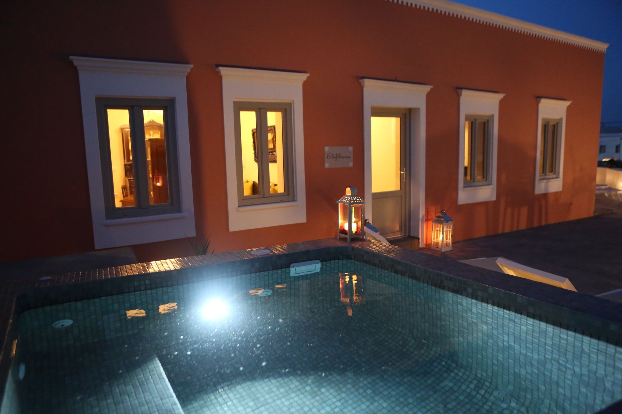 Nomikos Mansion Karterados (Santorini)