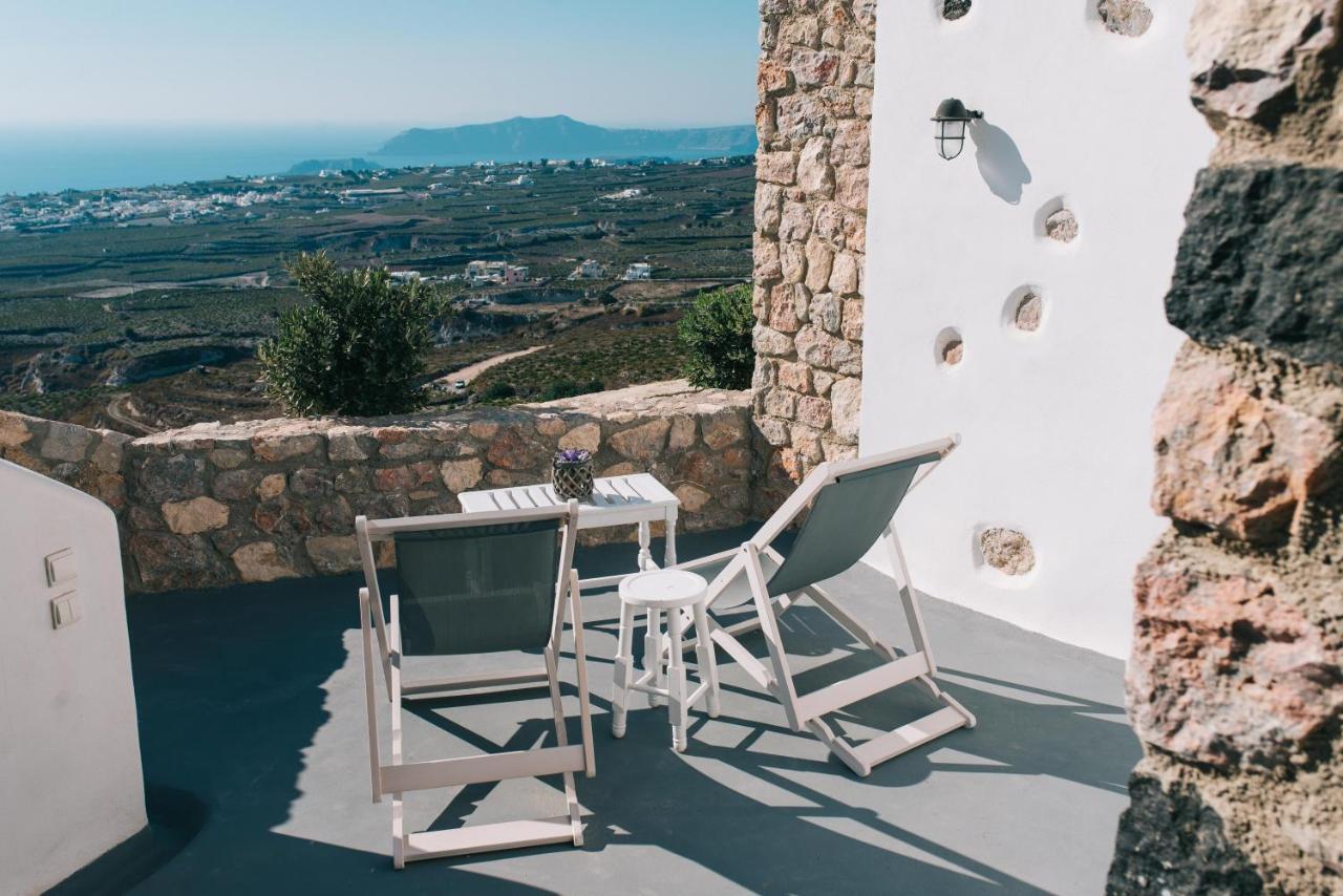 Zatrikion Santorini * Pýrgos
