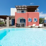 Earino Suites And Villa