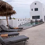 Sun Springs Suites