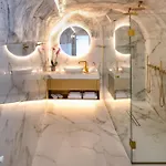 Aura Suites