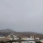 Akrotiri Cosy Studio With Private Patio And Scenic View