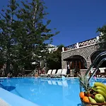 Philoxenia Hotel & Studios