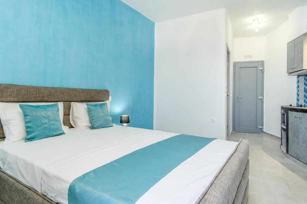 N Renieris Apartment *