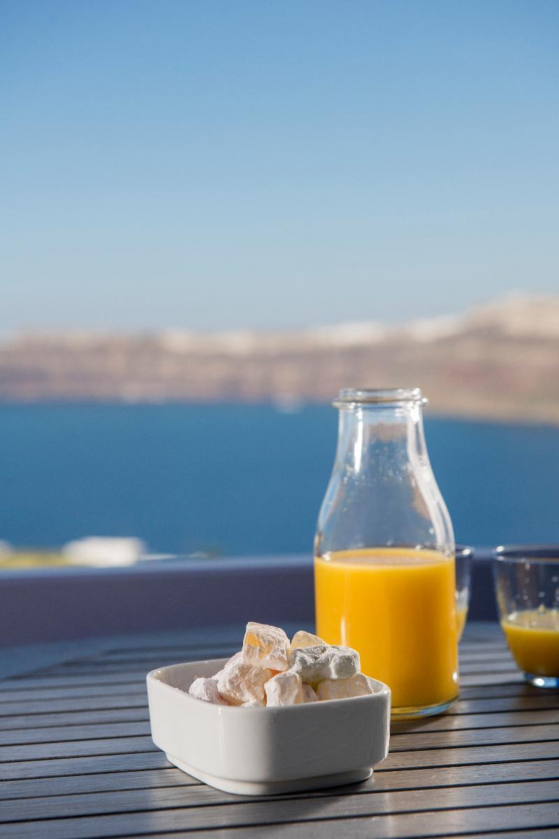 Earino And Akrotiri (Santorini)