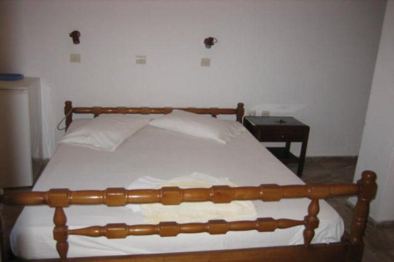 Makis Hotel