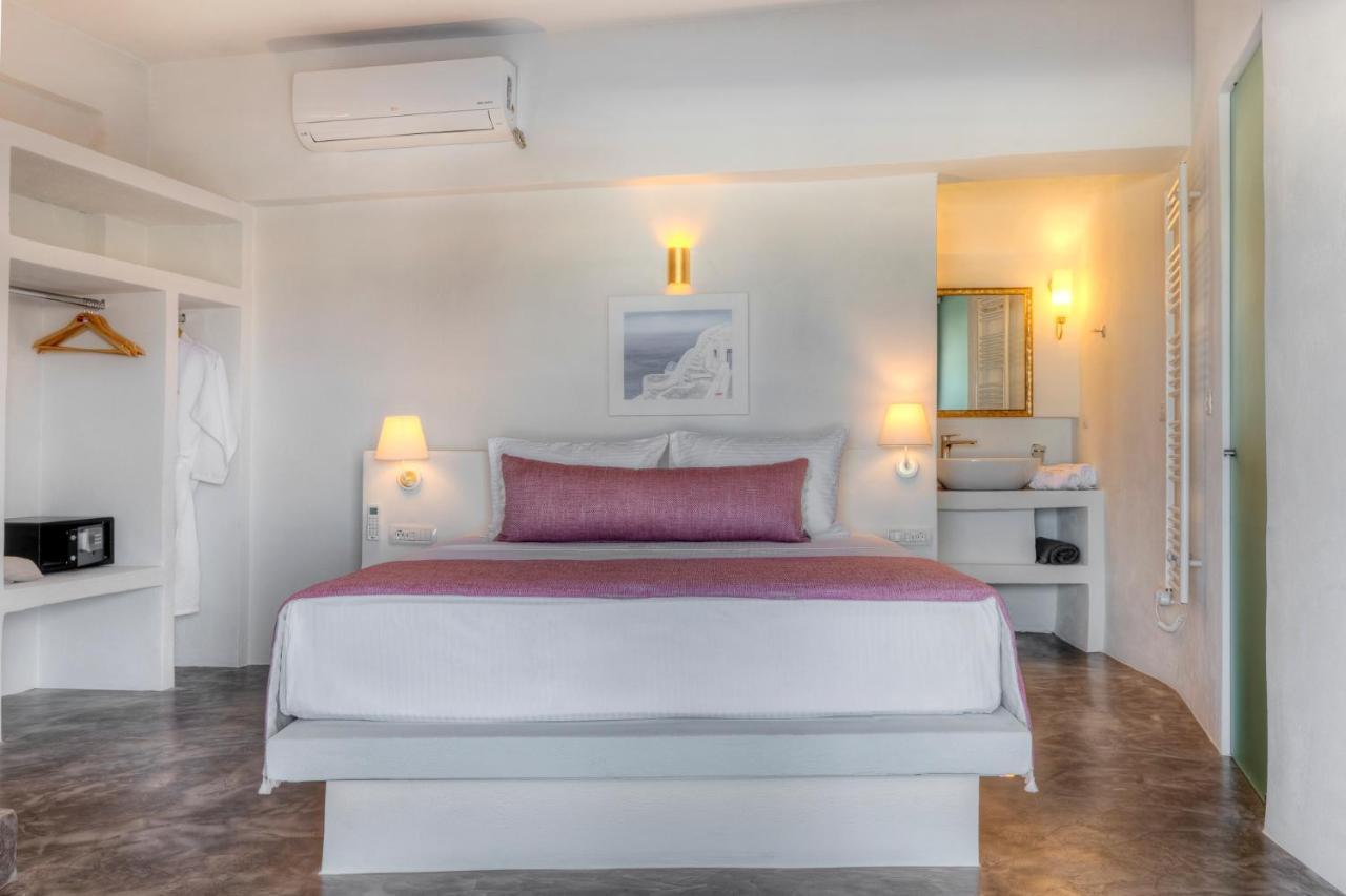 Desiterra & Fira (Santorini)