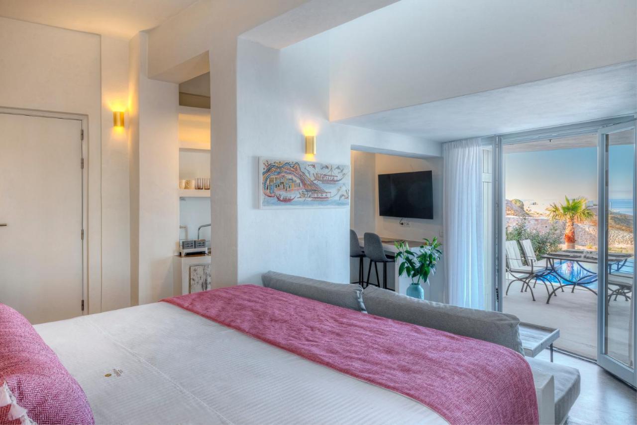 Desiterra & 5* Fira (Santorini)