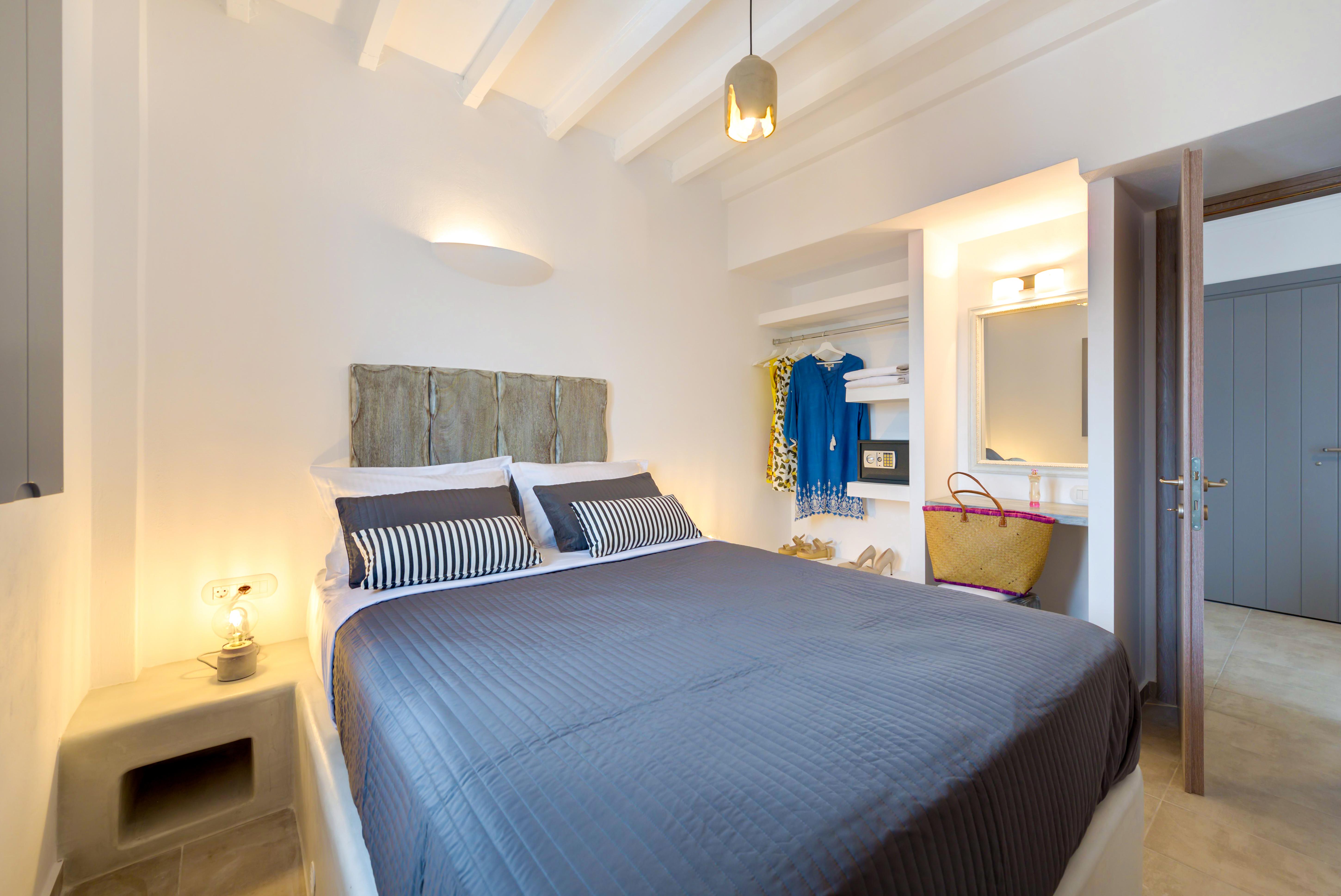 White Harmony Apartment