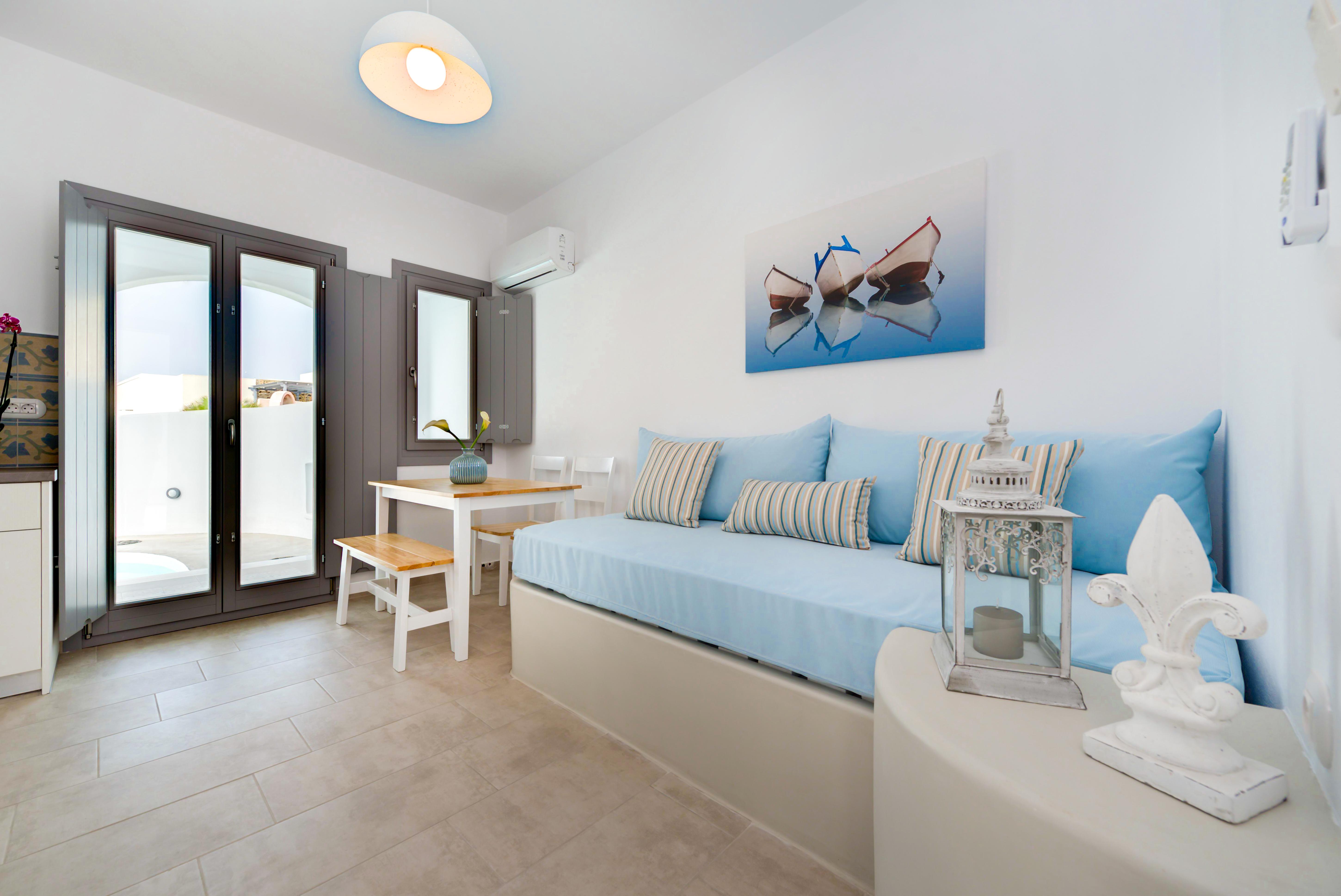 White Harmony Apartment