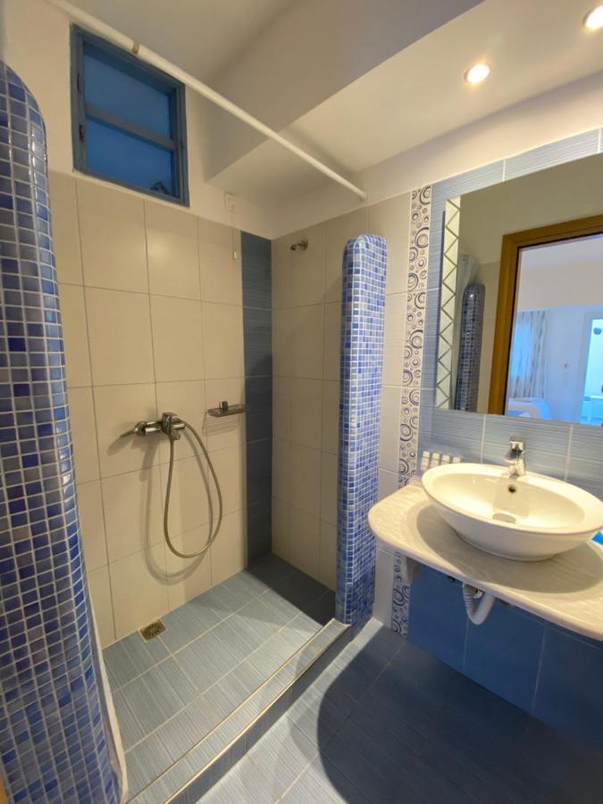 Stelios Place Perissa (Santorini)