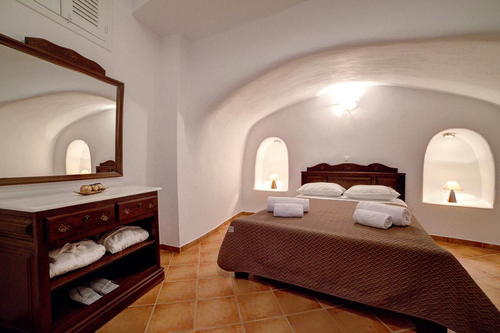 Aparthotel Cave Oia
