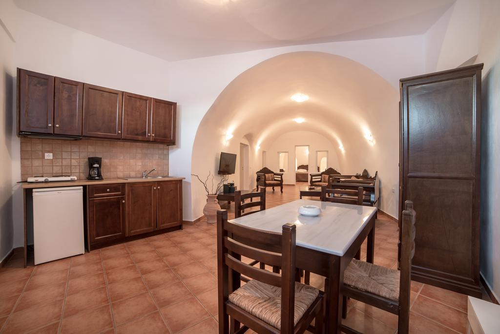 Cave Aparthotel Oia