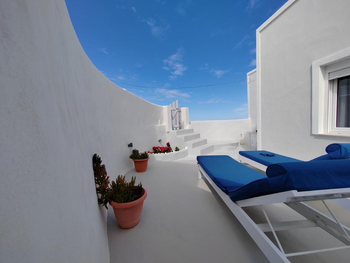 White Swallow Santorini Holiday home *