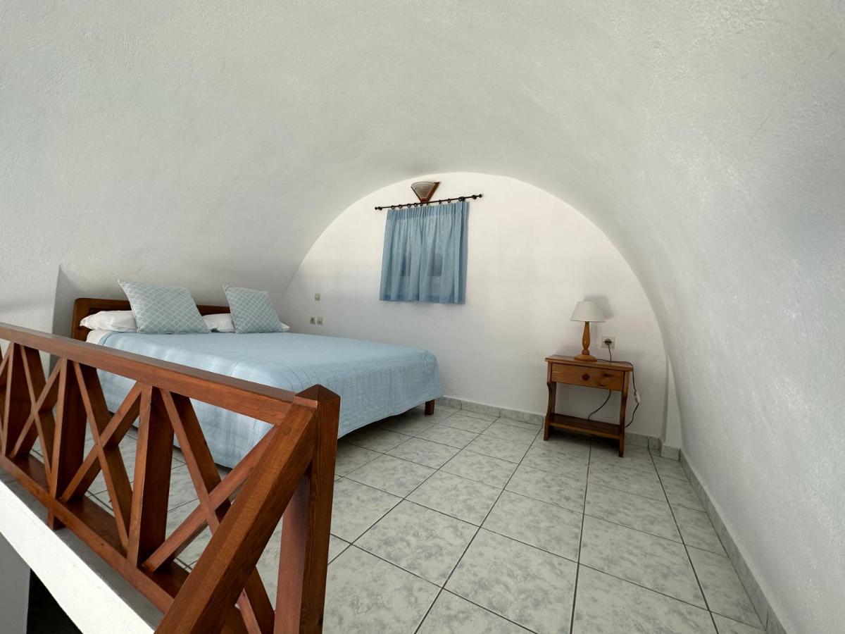 Paradisos Oia (Santorini)