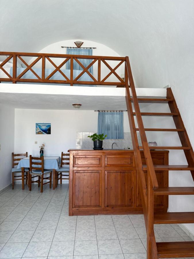 Paradisos Aparthotel Oia (Santorini)