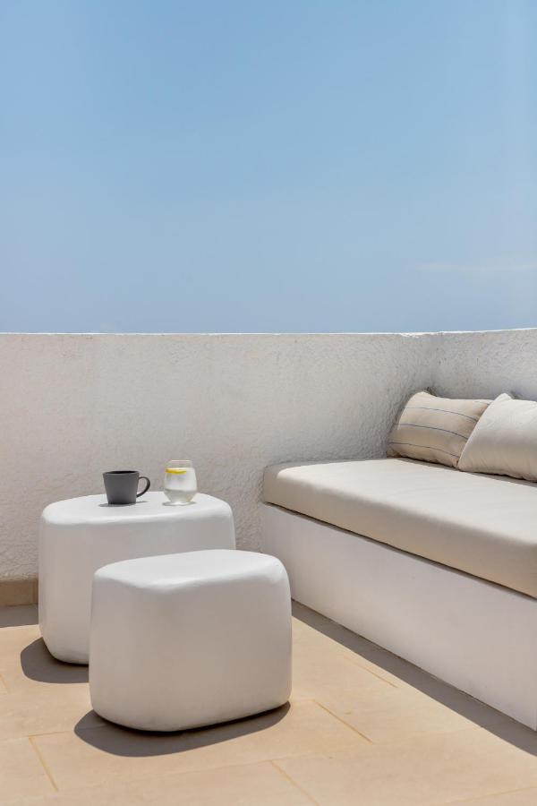 Voca & Kamari (Santorini)
