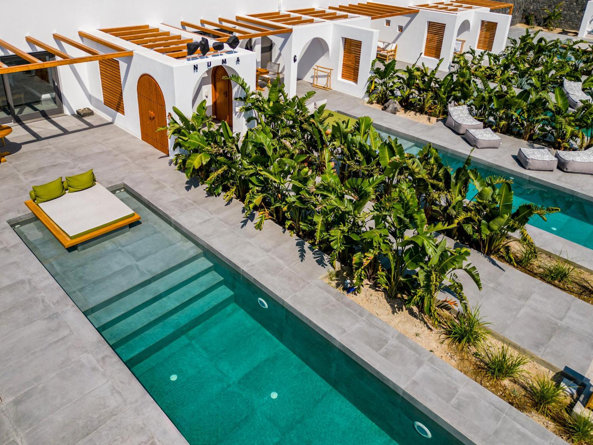 Numa Santorini