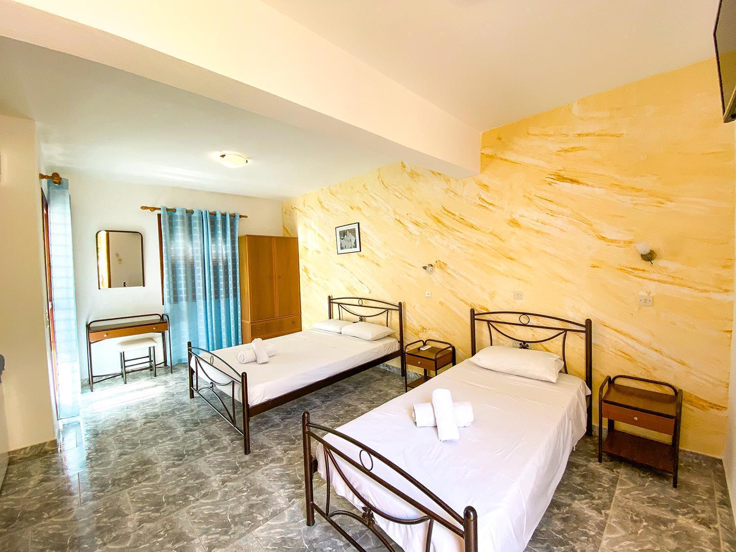 Hotel Dima Perissa (Santorini)