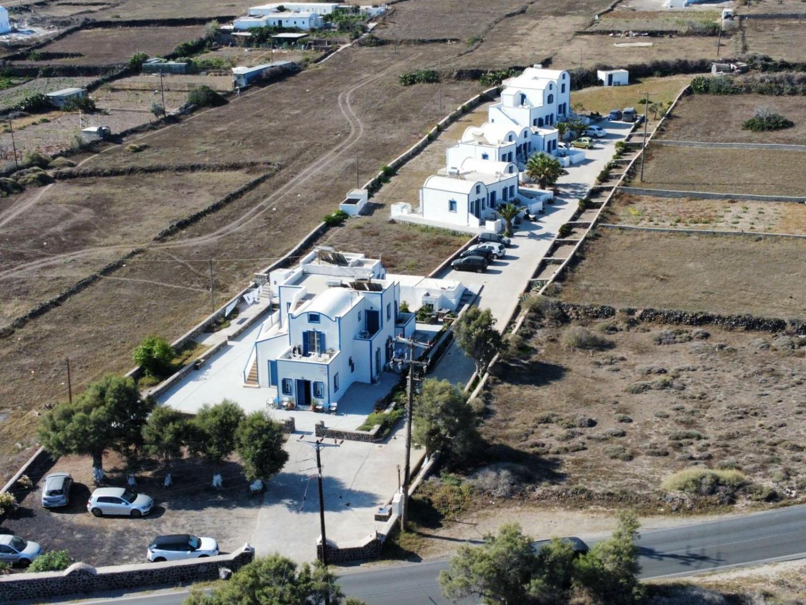 Paradisos Aparthotel *