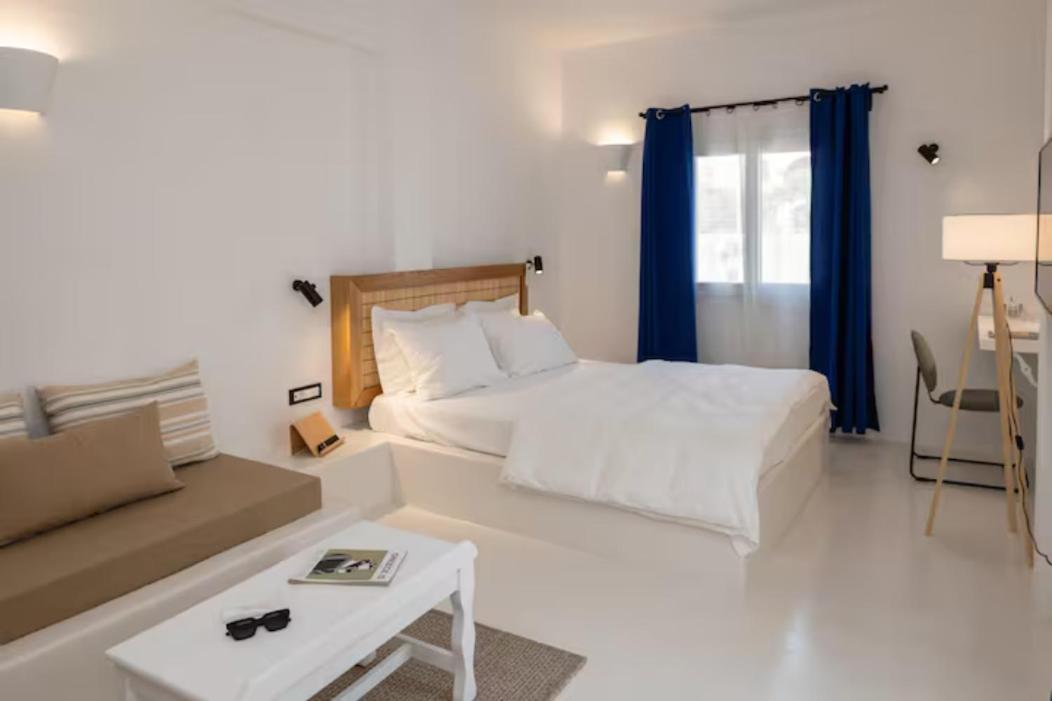 Guest house Piccole Kamari (Santorini)